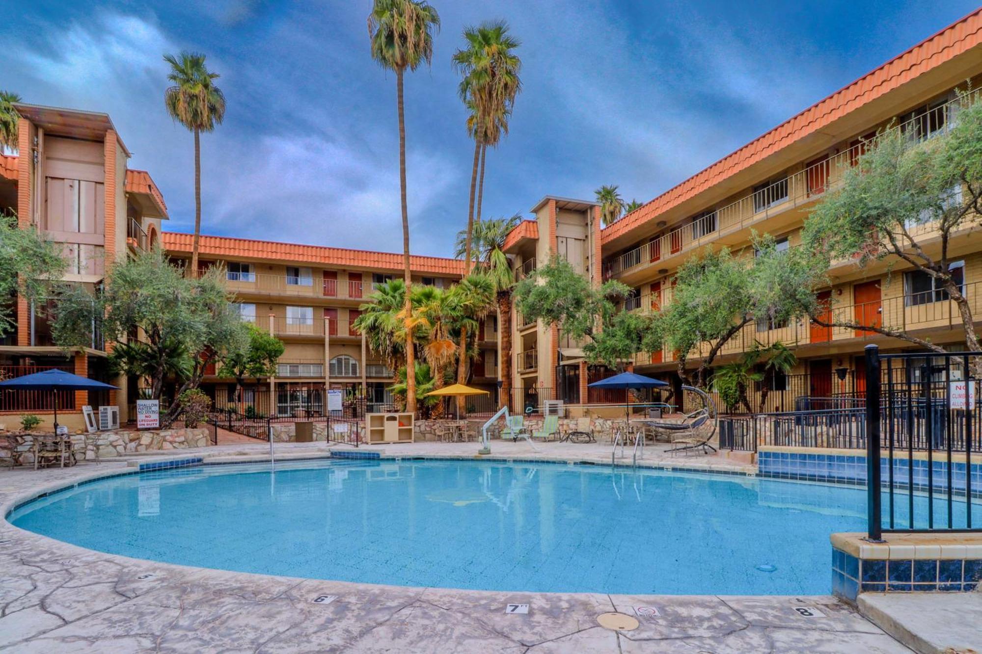 Motel 6 Phoenix, Az - Sky Harbor Exterior foto